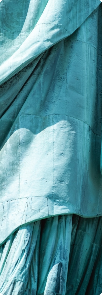 gros plan sur la robe de la statue de la liberté